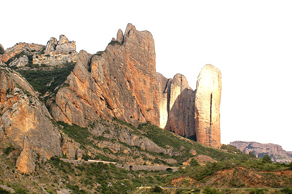 les Mallos de Riglos vous accueillent dans un cadre magique de toute beauté